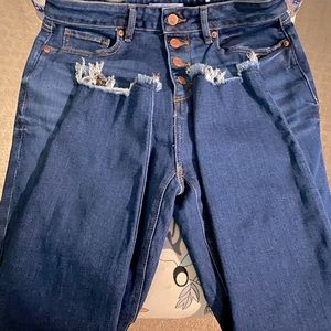 High rise, button fly jeans.  CURVY.